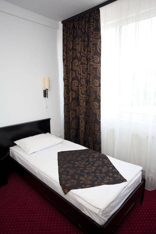 Hotel Terra 오라데아 외부 사진