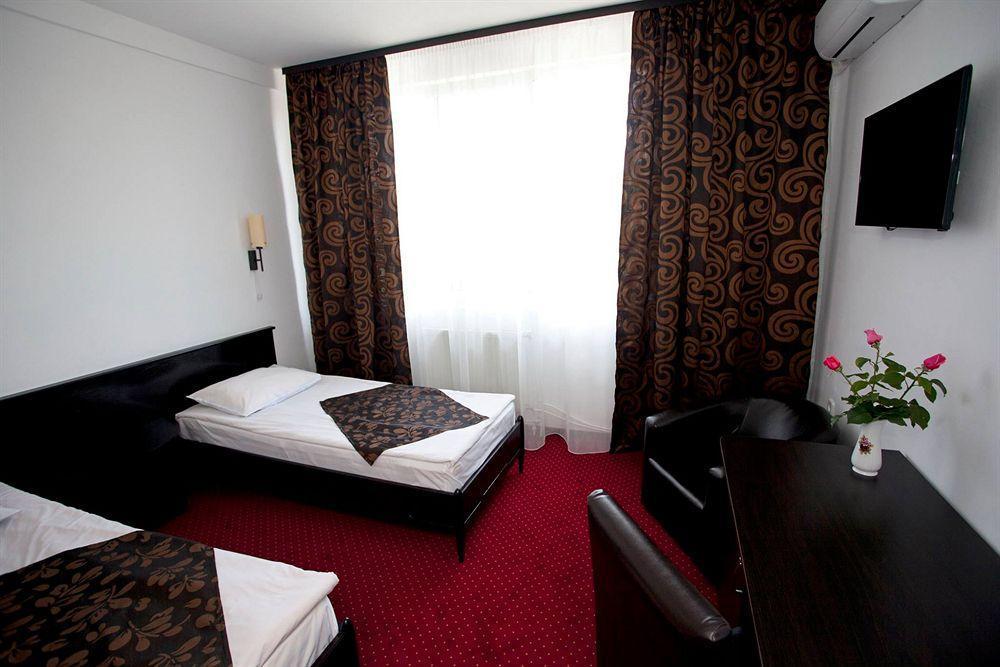 Hotel Terra 오라데아 외부 사진
