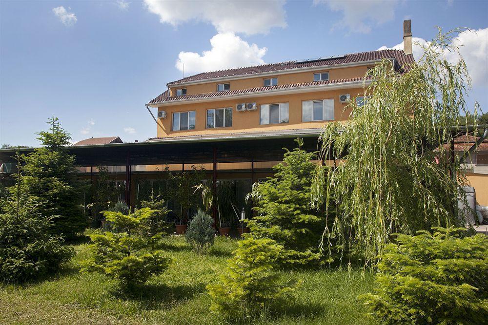 Hotel Terra 오라데아 외부 사진