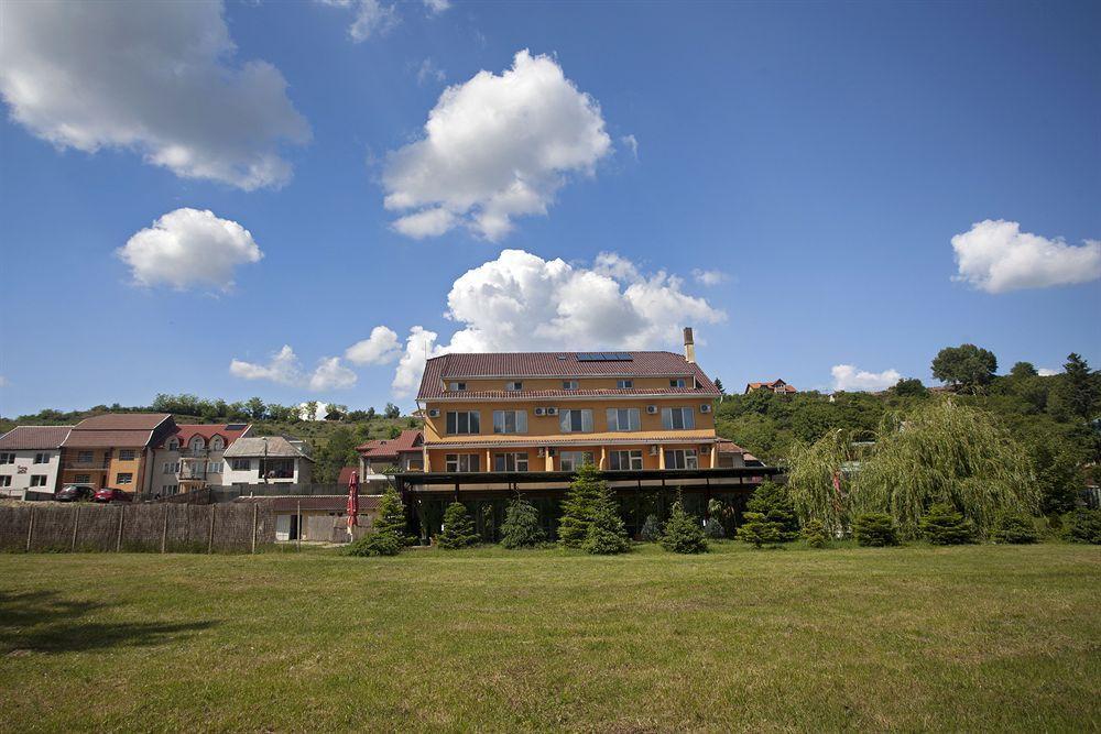 Hotel Terra 오라데아 외부 사진