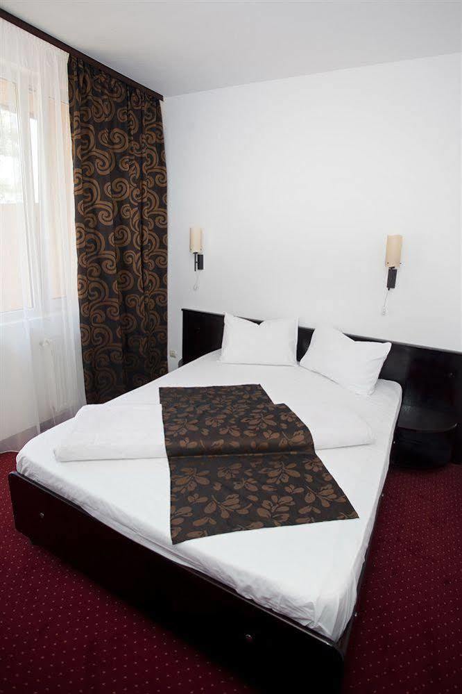 Hotel Terra 오라데아 외부 사진