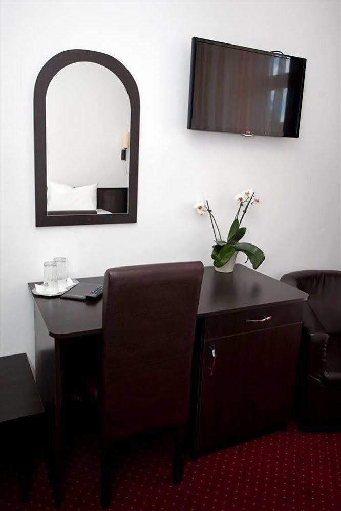Hotel Terra 오라데아 외부 사진
