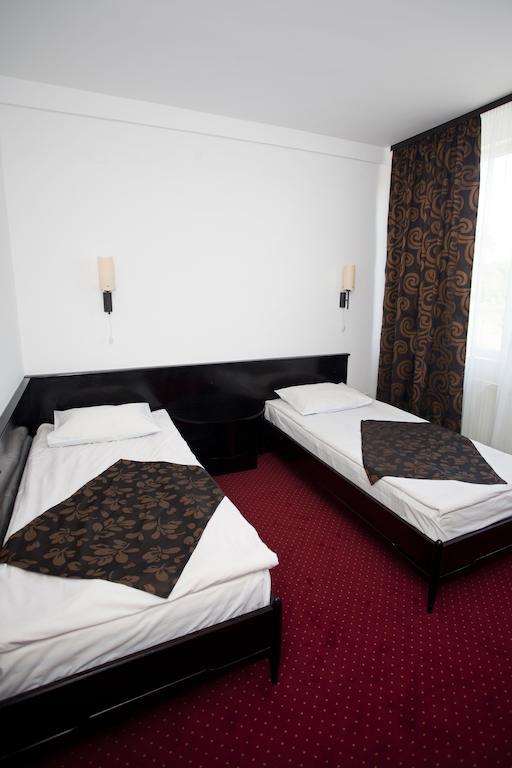 Hotel Terra 오라데아 외부 사진